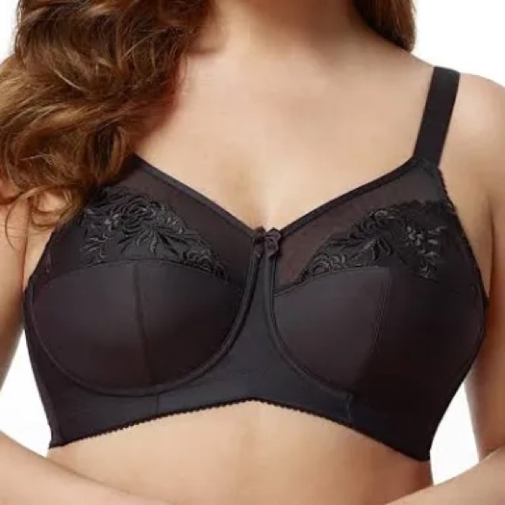 Elila Black to Basics Softcup Bra 1301 NWT